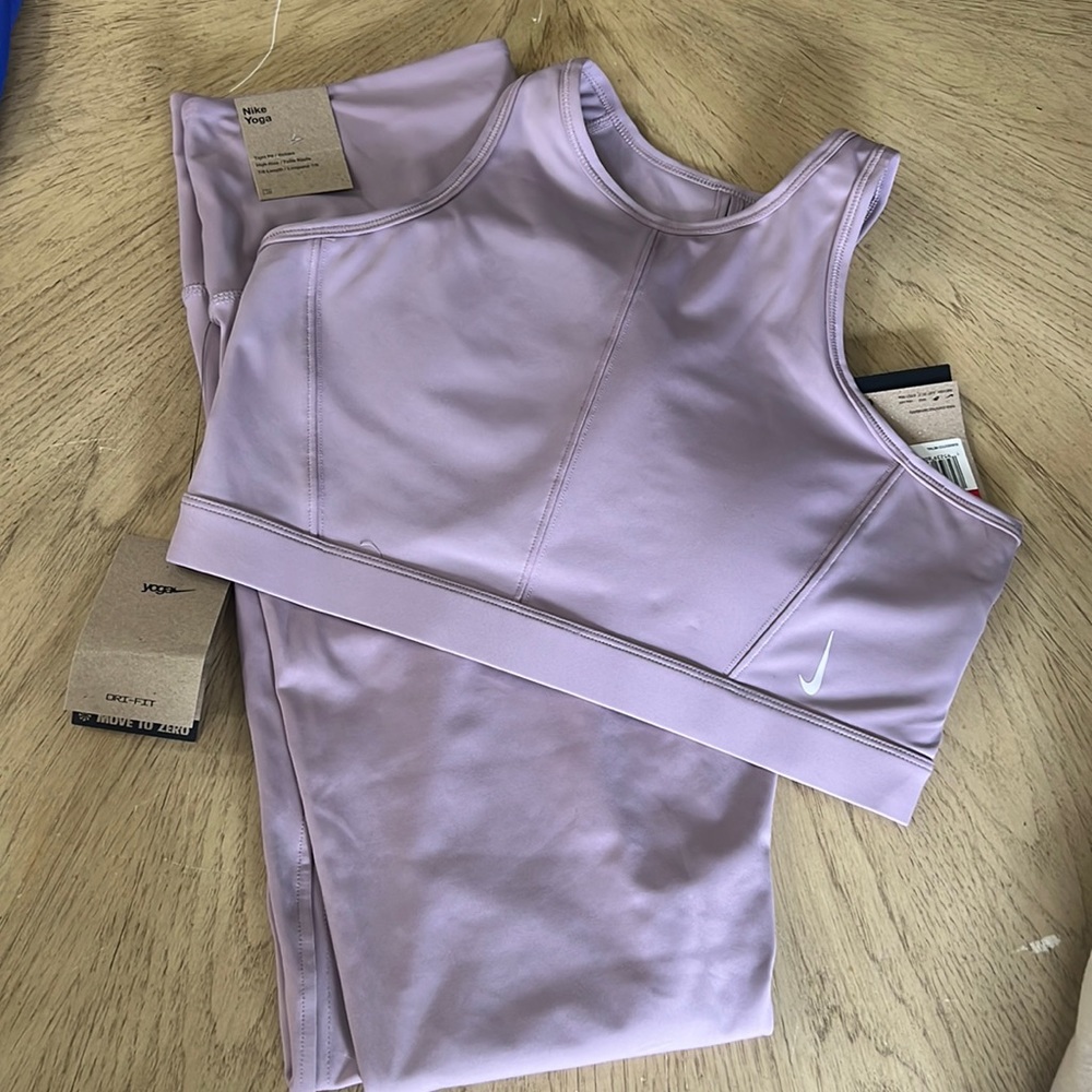 Nike Yoga Set